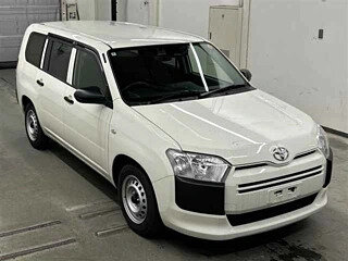 2022 Toyota Probox I Рестайлинг, белый, 1140000 рублей, вид 1