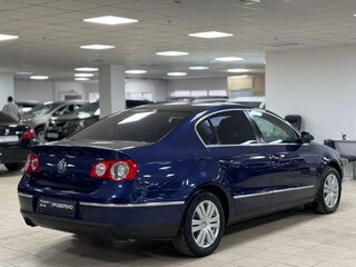 2010 Volkswagen Passat B6, синий, 585000 рублей, вид 4