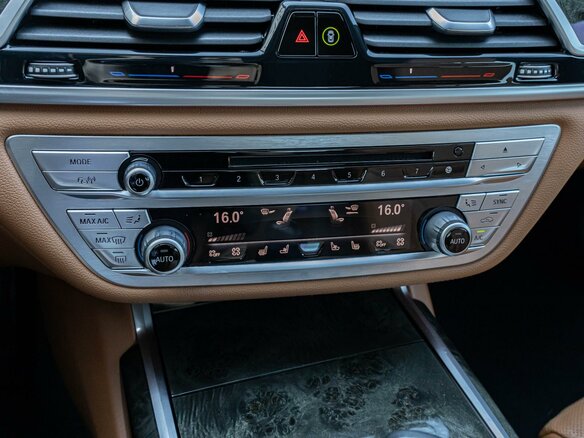 2021 BMW 7 серии 730i VI (G11/G12) Рестайлинг, серый, 5450000 рублей - вид 17