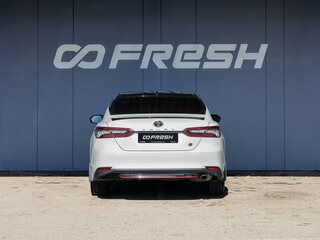 2021 Toyota Camry VIII (XV70) Рестайлинг, белый, 3200000 рублей, вид 4