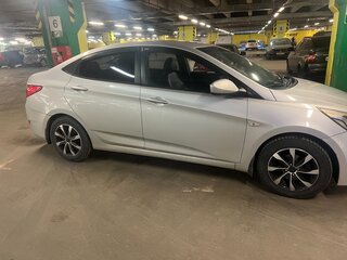 2016 Hyundai Solaris I Рестайлинг, серебристый, 720000 рублей, вид 5