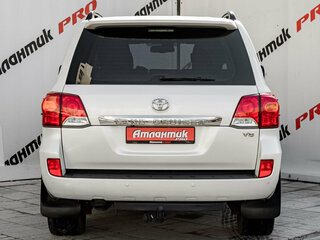 2012 Toyota Land Cruiser 200 Series Рестайлинг 1, белый, 3880000 рублей, вид 5