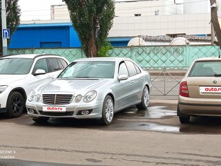 2004 Mercedes-Benz E-Класс 220 III (W211, S211), серебристый, 750000 рублей, вид 2