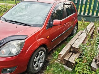 2008 Ford Fiesta Mk5, красный, 385000 рублей, вид 4