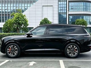 2025 Lynk & Co 900, чёрный, 7550226 рублей, вид 4