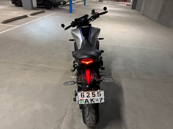 2022 Yamaha MT-09 (FZ-09), серебристый, 1075000 рублей - вид 30