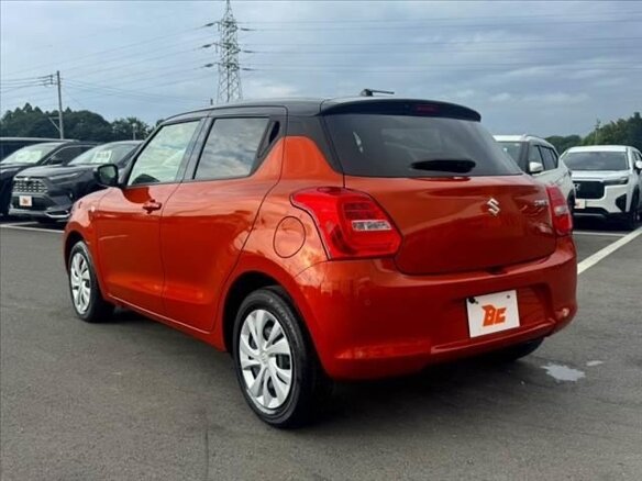 2022 Suzuki Swift V Рестайлинг, оранжевый, 750325 рублей - вид 5