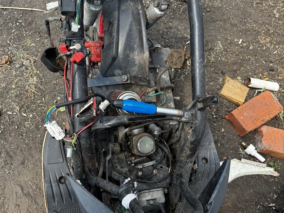 2006 Ayron 150cc, красный, 12000 рублей - вид 1