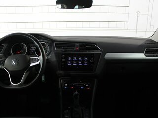 2022 Volkswagen Tiguan II Рестайлинг, белый, 2850000 рублей, вид 2