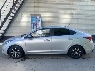 2017 Hyundai Solaris II, серебристый, 1150000 рублей, вид 4