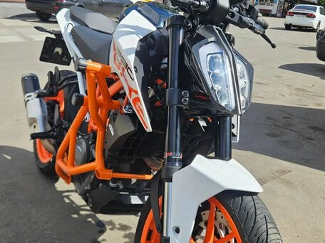 2020 KTM 390 Duke, оранжевый, 390000 рублей, вид 4