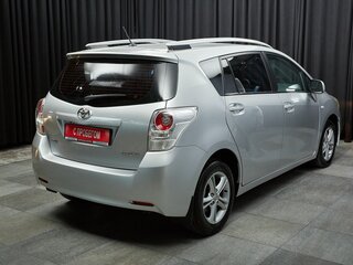 2010 Toyota Verso I, серебристый, 949000 рублей, вид 3