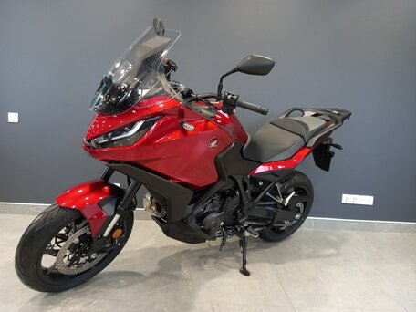 2023 Honda NT1100, красный, 1799900 рублей, вид 1