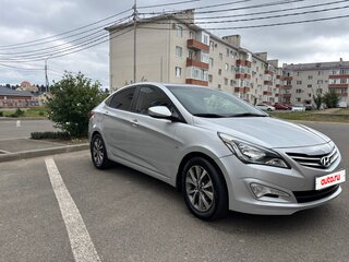 2015 Hyundai Solaris I Рестайлинг, серебристый, 1100000 рублей, вид 3
