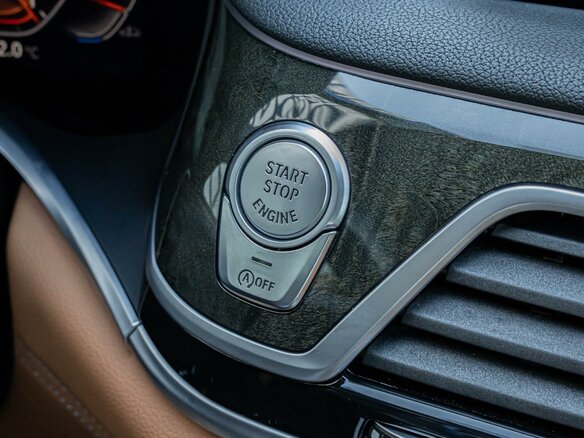 2021 BMW 7 серии 730i VI (G11/G12) Рестайлинг, серый, 5450000 рублей - вид 22