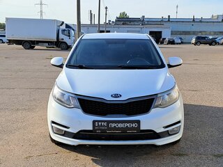 2017 Kia Rio III Рестайлинг, белый, 530000 рублей, вид 2