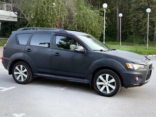 2011 Mitsubishi Outlander II Рестайлинг, чёрный, 1350000 рублей, вид 3