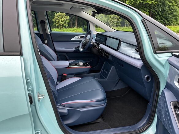 2025 Geely Geometry E 39.4 kWh, зелёный, 1335000 рублей - вид 14