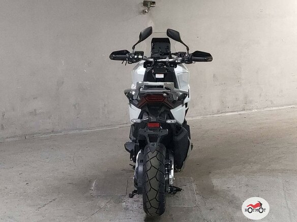 2025 Honda X-ADV, белый, 1689000 рублей - вид 3