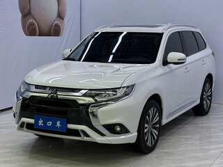 2022 Mitsubishi Outlander III Рестайлинг 3, белый, 1800000 рублей, вид 1