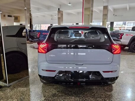 2025 Arcfox T1, серебристый, 1710000 рублей, вид 5