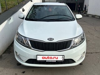 2013 Kia Rio III, белый, 790000 рублей, вид 1