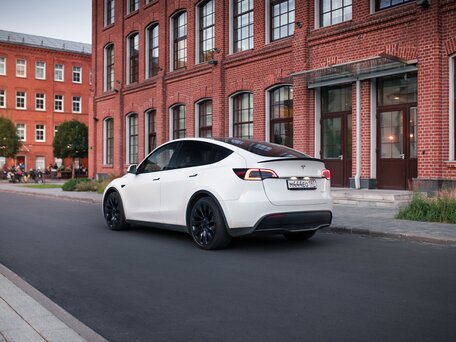 2022 Tesla Model Y Performance I, белый, 4900000 рублей, вид 3
