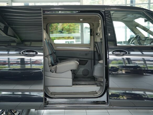 2023 Volkswagen Multivan T7, чёрный, 4790007 рублей - вид 14
