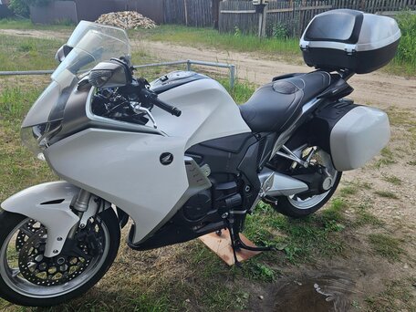2011 Honda VFR 1200, белый, 710000 рублей, вид 4