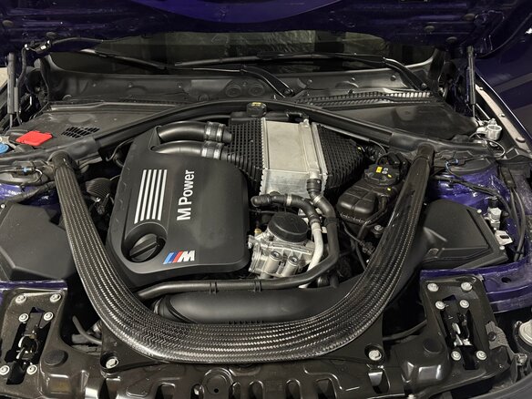 2019 BMW M4 Competition Package F82/F83 Рестайлинг, пурпурный - вид 15