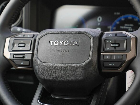 2026 Toyota Land Cruiser Prado 250 Series, белый, 9890000 рублей - вид 17