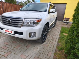 2012 Toyota Land Cruiser 200 Series Рестайлинг 1, белый, 3920000 рублей, вид 2