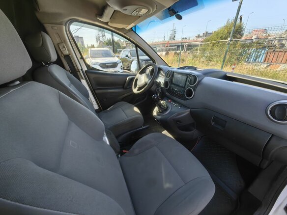 2012 Citroen Berlingo II Рестайлинг, белый, 224000 рублей - вид 12