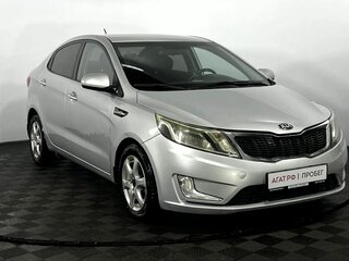 2014 Kia Rio 4-speed III, серебристый, 760000 рублей, вид 4