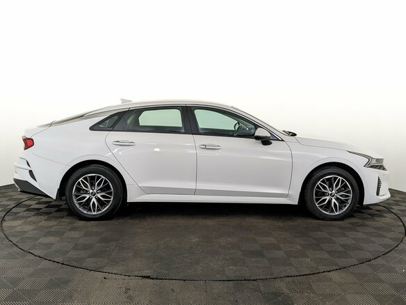 2021 Kia K5 III, белый, 2245000 рублей - вид 3