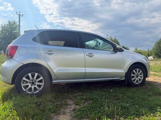 2011 Volkswagen Polo V, серебристый, 590000 рублей, вид 2