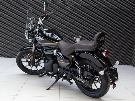2026 Royal Enfield Meteor, чёрный, 528000 рублей, вид 4