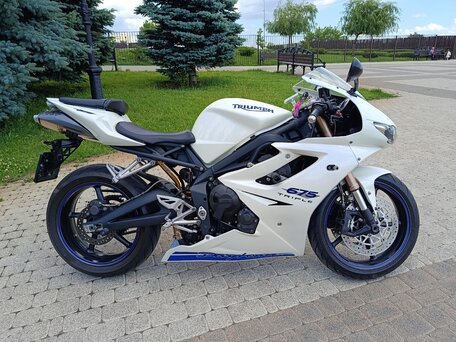 2012 Triumph Daytona 675, белый, 585000 рублей, вид 3