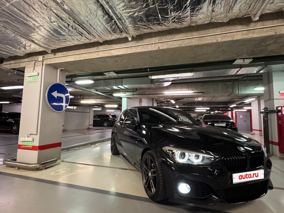 2018 BMW 1 серии 118i II (F20/F21) Рестайлинг 2, чёрный - вид 1
