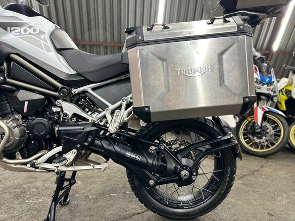 2023 Triumph Tiger 1200, белый, 1690000 рублей - вид 16