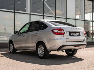 2026 Lada (ВАЗ) Granta I Рестайлинг, серебристый, 1037000 рублей, вид 2