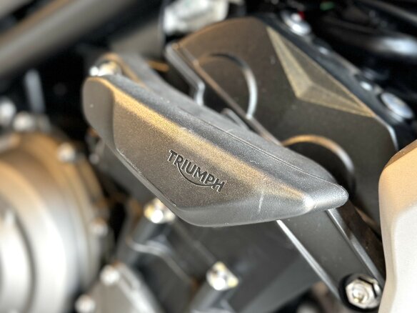2021 Triumph Trident 660, чёрный, 930000 рублей - вид 12