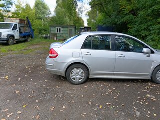 2011 Nissan Tiida I Рестайлинг, серебристый, 370000 рублей, вид 2