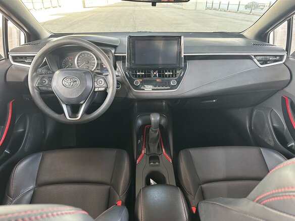2025 Toyota Corolla Sporty XII (E210) Рестайлинг, белый - вид 5
