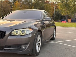 2013 BMW 5 серии 520i VI (F10/F11/F07), коричневый, 1580000 рублей, вид 4