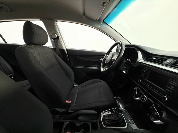 2022 Kia Rio X IV Рестайлинг, белый, 1490000 рублей - вид 8
