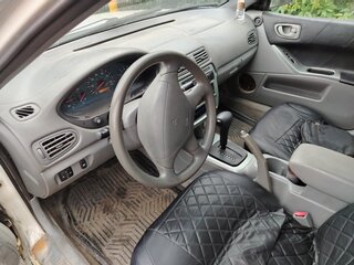 2003 Mitsubishi Galant VIII Рестайлинг, белый, 350000 рублей, вид 3