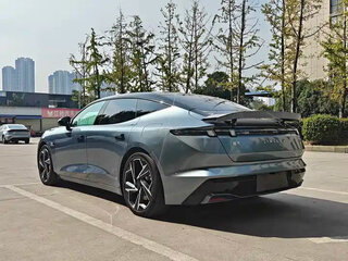 2024 Lynk & Co Z10 95 kWh, голубой, 7351208 рублей, вид 5