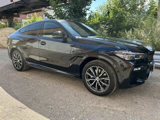 2021 BMW X6 40i III (G06), чёрный, 8400000 рублей, вид 5