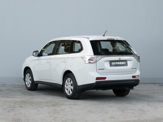 2014 Mitsubishi Outlander III, белый, 1449000 рублей, вид 2